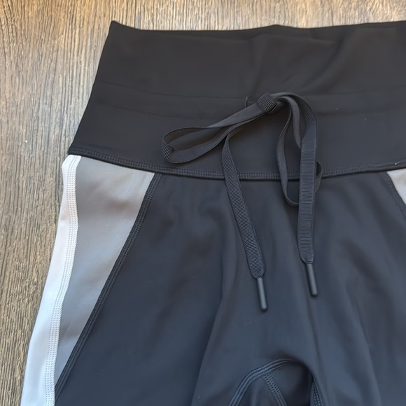 Offline By Aerie Tie Waist Gray/Black Bike Short - S - Picture 2 of 3